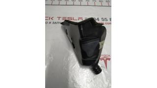 6 Trunk lid water collector left Tesla model X 1046658-00-E