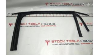 21 Sealing glass and window vents rear left door Tesla model X 1484041