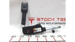 2 Front passenger seat belt igniter Tesla model S 1005265-00-B