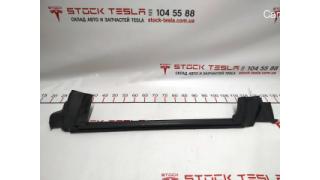 1 Glass seal inner door rear right Tesla model 3 1090504-00-F