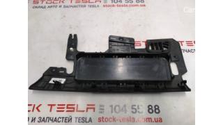 9 Tesla model 3 driver knee airbag panel 1083345-00-E