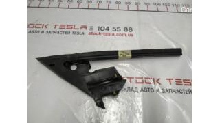 1 Sealant of a window leaf of a door of a forward left Tesla model 3 1